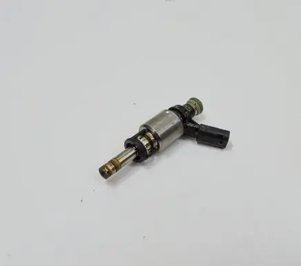 Audi A4 S4 B9 8W Fuel injector 06G906036R