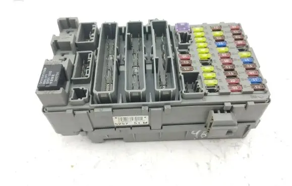 Honda CR-V Fuse module 52575LM