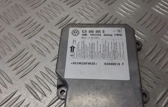 Volkswagen PASSAT B5.5 Airbag control unit/module 1C0909605D