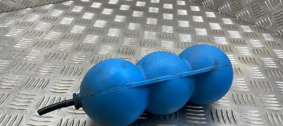 Vacuum air tank