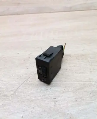 Toyota Avensis T250 Light switch m9280