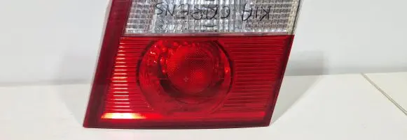 KIA Carens I Tailgate rear/tail lights