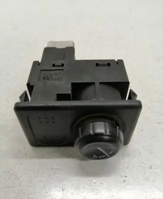Wing mirror switch
