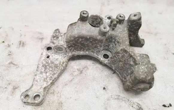 Opel Combo E Engine mounting bracket 9808696880