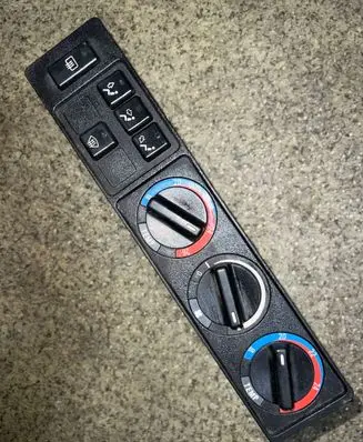 BMW 5 E34 Climate control unit 64111388029 1390803