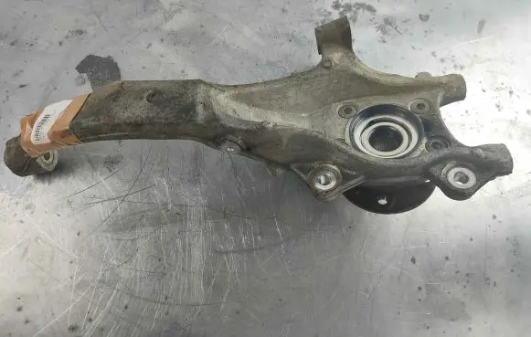 Volvo XC60 Front wheel hub 32298140