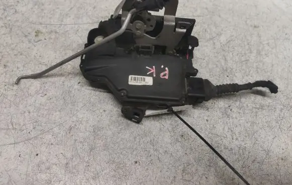 Audi A4 S4 B6 8E 8H Front door lock