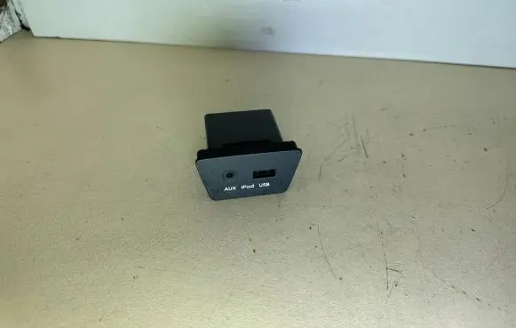 Hyundai ix35 USB socket connector 961102S000 961102S000TAN 2S000RAN