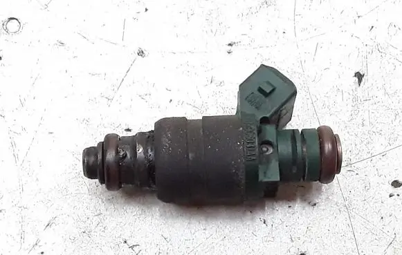 Volkswagen Sharan Fuel injector 037906031aa