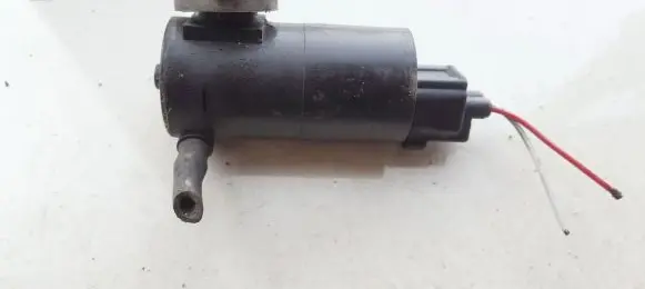 Toyota Avensis T220 Windscreen/windshield washer pump