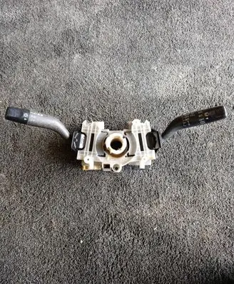 Mazda 323 F Wiper turn signal indicator stalk/switch 17B366