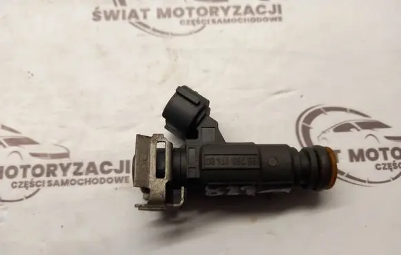 Nissan Qashqai Fuel injector 0280157127