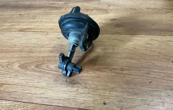 Chevrolet Nubira Vacuum valve 72244900