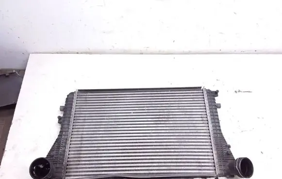 Volkswagen Touran I Intercooler radiator
