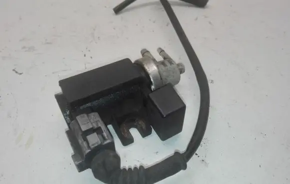 Audi A6 S6 C5 4B Turbo solenoid valve 8E0906627B