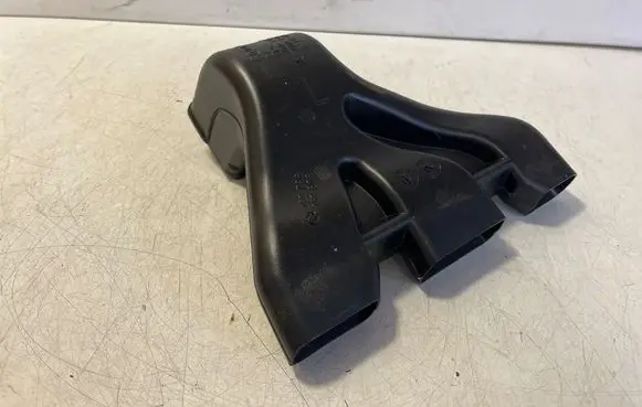Audi Q7 4M Cabin air duct channel 4M0819821B 4M0819821C