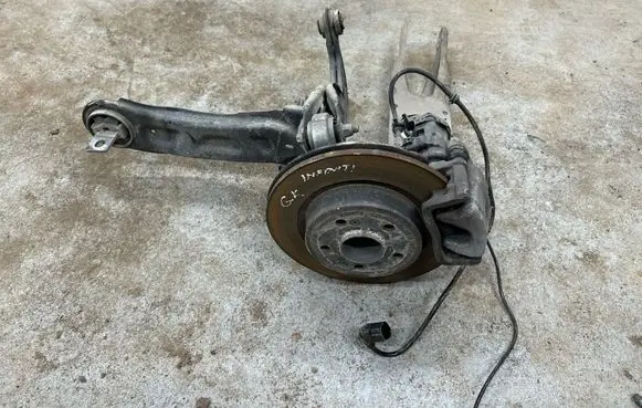 Infiniti Q30 Rear wheel hub spindle/knuckle 