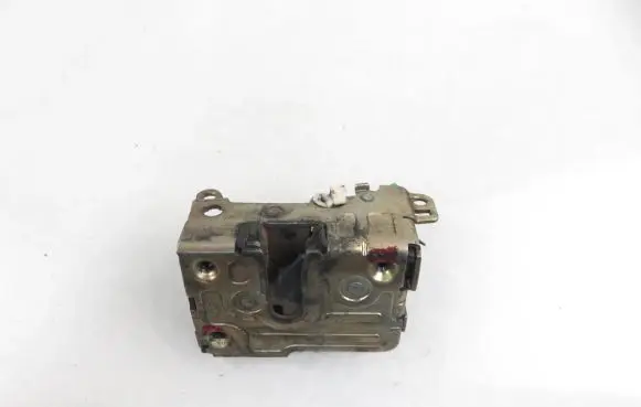 Iveco Daily 3rd gen Front door lock