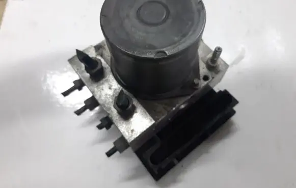 Citroen Xsara Picasso ABS Pump 9661963680