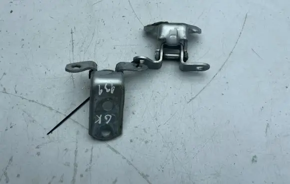 Rear door hinge set