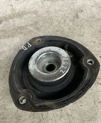 Volkswagen Golf VII Front upper strut mount 