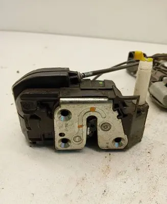 Nissan Note (E11) Rear door lock