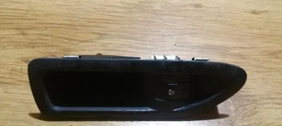 Renault Laguna II Electric window control switch 8200016013