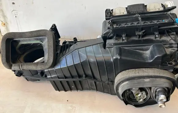 Volkswagen Touran I Interior heater climate box assembly 1K1820308