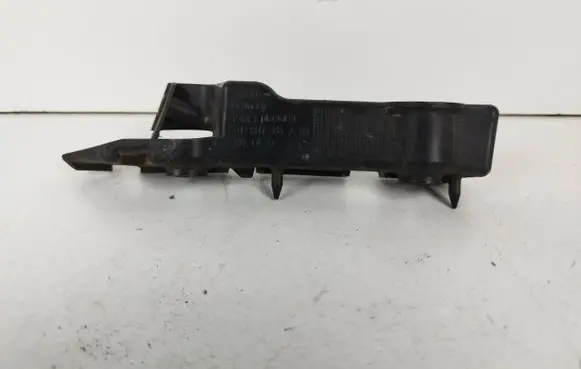 Audi A5 Sportback 8TA Front bumper mounting bracket 8T0807284A