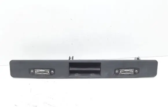 Volvo XC90 Trunk door license plate light bar 30699743 31253018