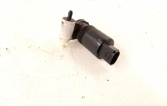 Mercedes-Benz ML W164 Windshield washer spray nozzle 1648690321 2048660521