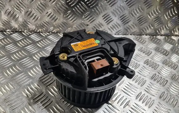 Audi A4 S4 B6 8E 8H Heater fan/blower 8E1820021B
