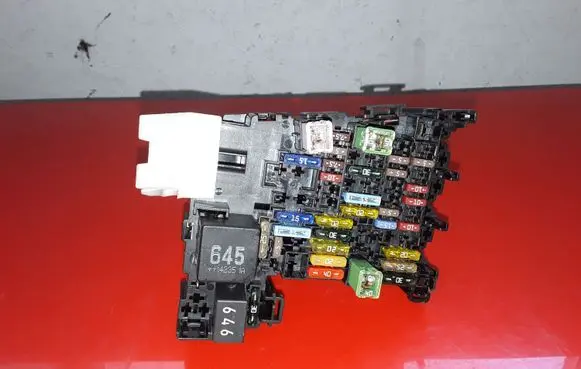 Skoda Octavia Mk3 (5E) Fuse module 5Q0937615C VWPE904182 467140