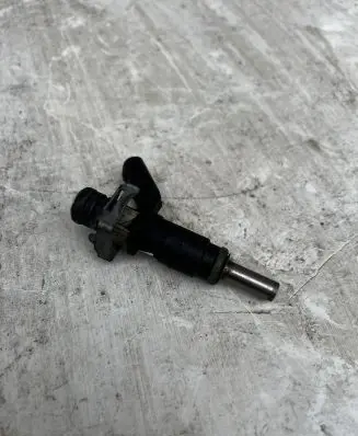 Mercedes-Benz GL X164 Fuel injector A2720780249
