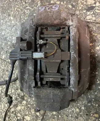 Mercedes-Benz E W211 Front brake caliper