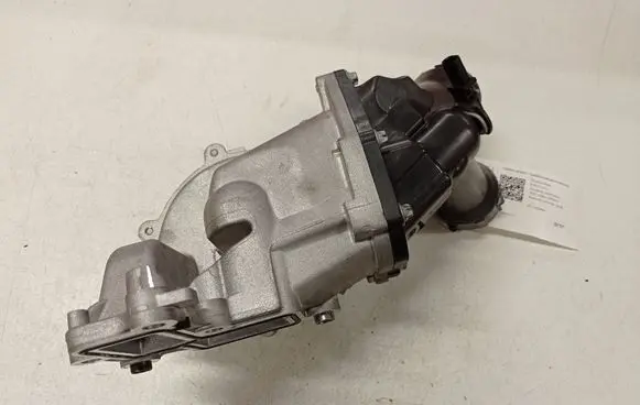 Mercedes-Benz E W213 Water pump M1920100563 A6542010010 A6542002300