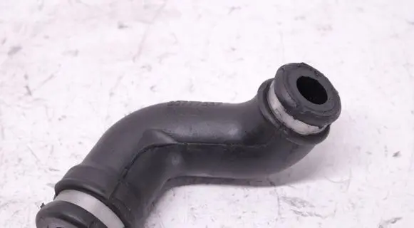Volvo V50 Breather hose/pipe 30777567