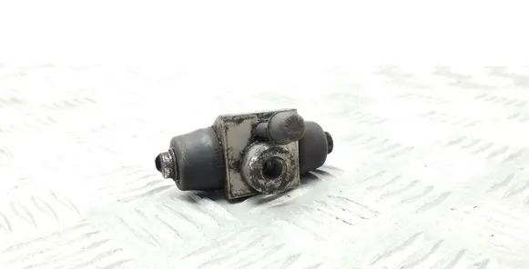 Volkswagen Polo V 6R Rear brake cylinder 