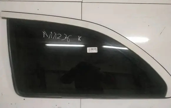 Skoda Octavia Mk2 (1Z) Rear side window AS2