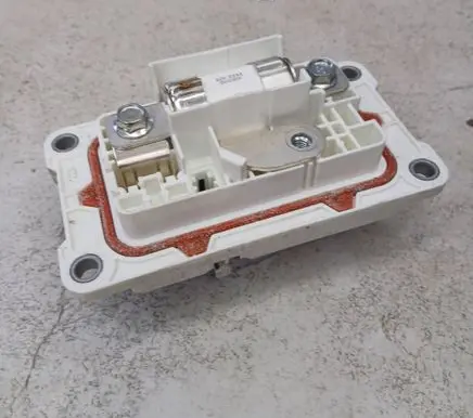 Nissan Leaf I (ZE0) Battery relay fuse SOC225A