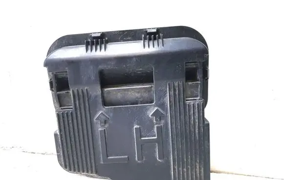 Toyota Hilux (AN120, AN130) Fender grill 629980K110
