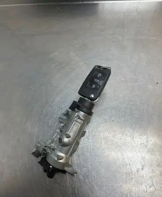Volkswagen Golf VII Ignition lock 1K0905851