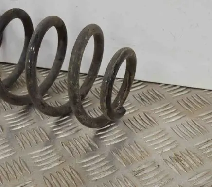 Toyota Auris E180 Rear coil spring