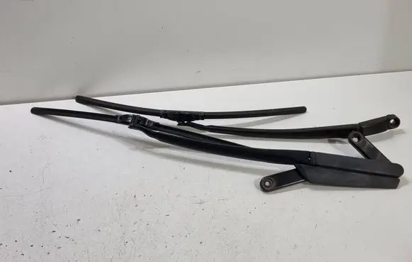 Volkswagen Touareg I Front wiper blade arm 7L6955407B 7L0955408D