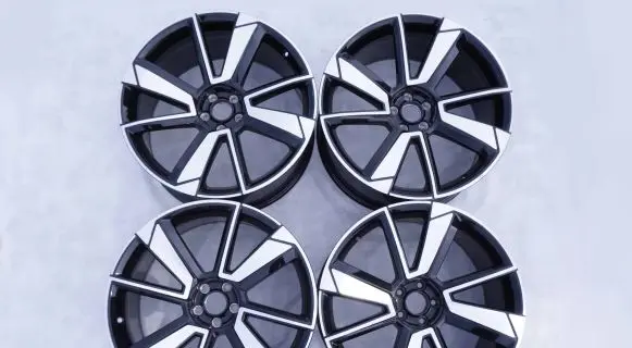 Polestar 1 R21 alloy rim 31660950
