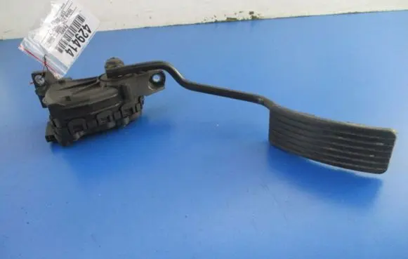 Volvo S40, V40 Accelerator throttle pedal 30865642