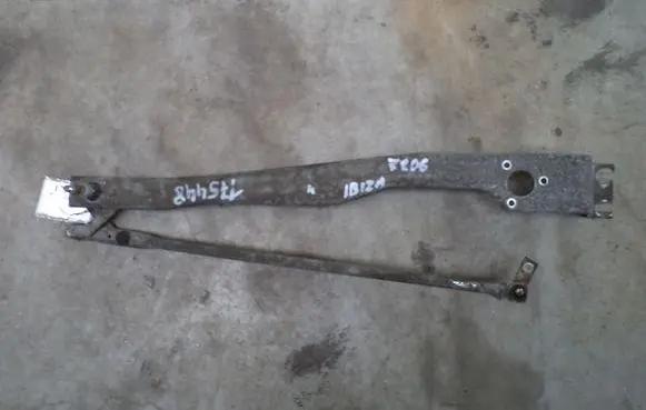 Seat Ibiza I (021A) Front wiper linkage and motor