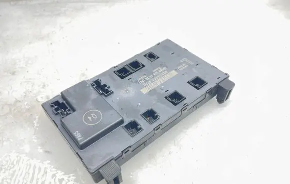Mercedes-Benz CLK A209 C209 Door control unit/module 2098201926