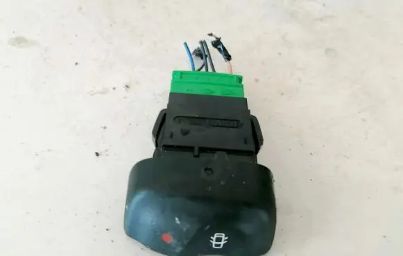 Renault Scenic I Central locking switch button 841242
