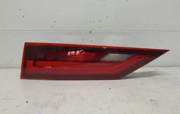 Tailgate rear/tail lights